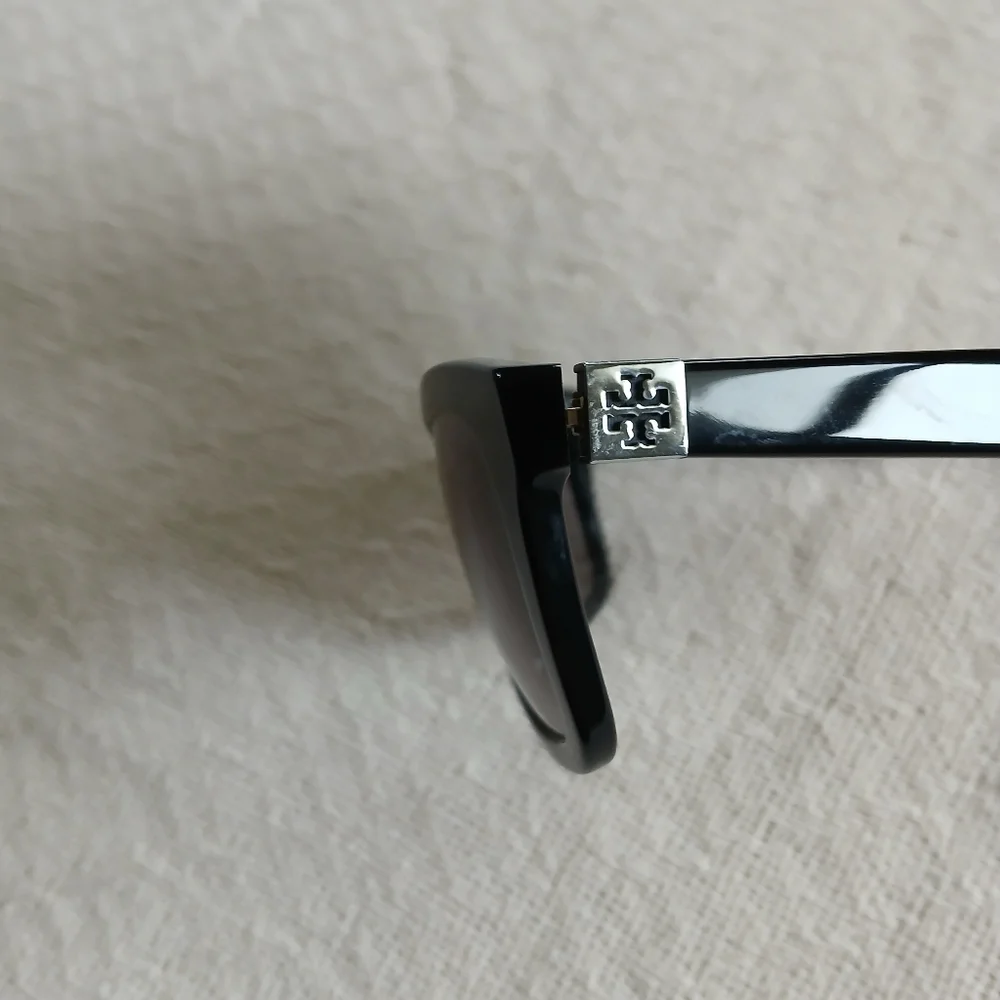 Tory Burch Glossy Black Acetate Sunglasses with Gradient Smoke Lenses